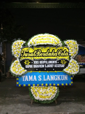 Papan Bunga Duka di Damau