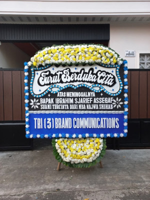 Papan Bunga Duka di Damau
